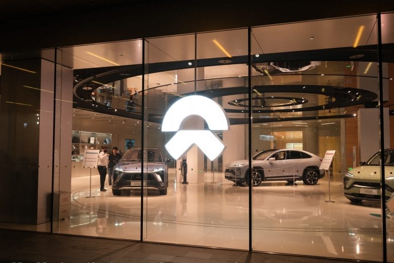 Electric Car Upstart NIO Brings Fine Wine to Customers
